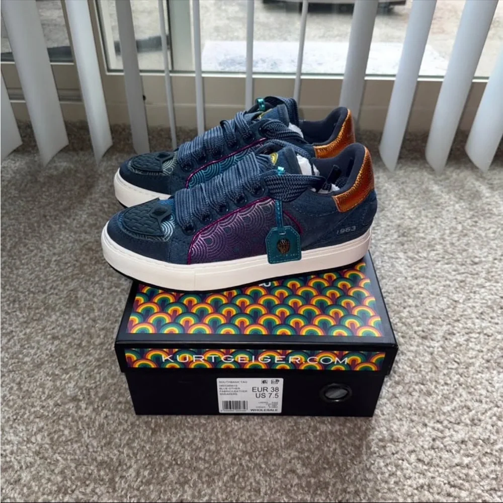 Kurt Geiger Southbank Tag Sneakers - Picture 2 of 5